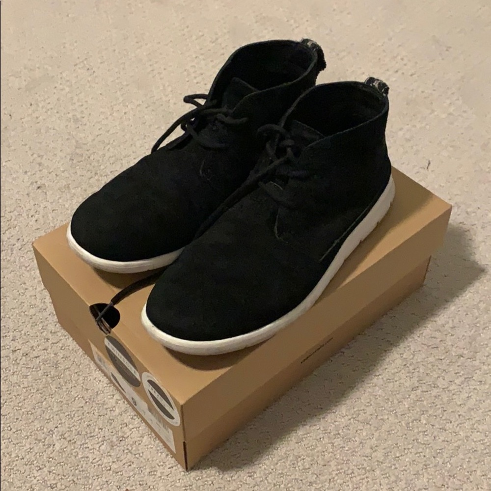 Ugg freamon shoe